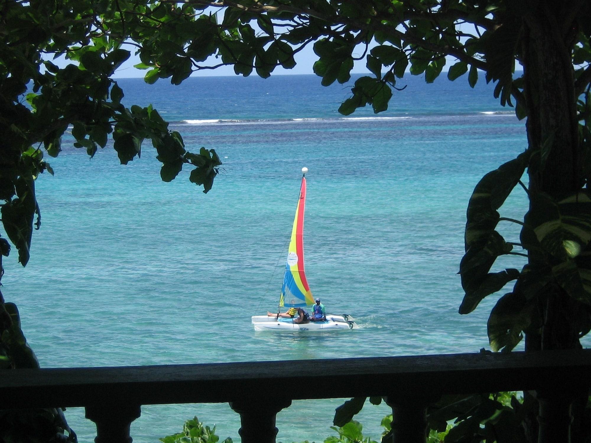 Playa Silver Seas Hotel