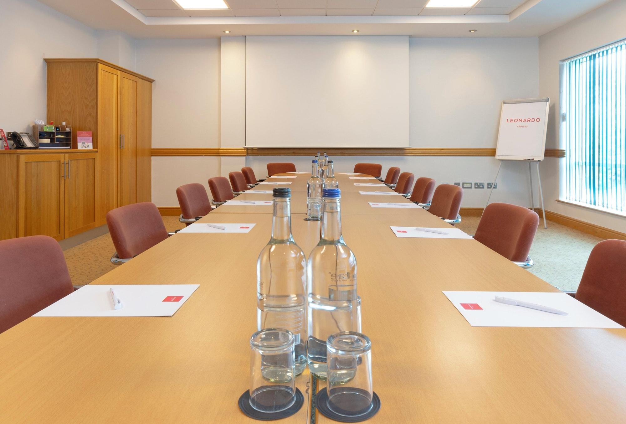 Sala de Reuniones Leonardo Hotel Plymouth