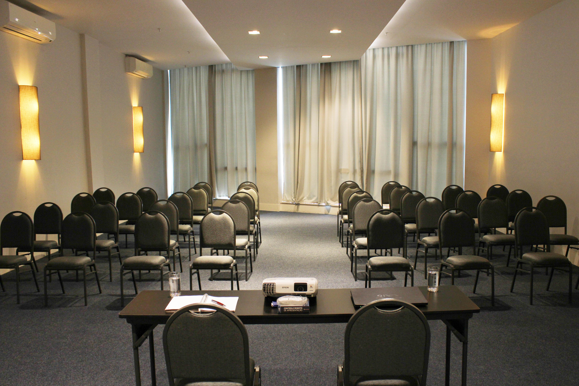 Sala de Reuniones Samba Três Rios