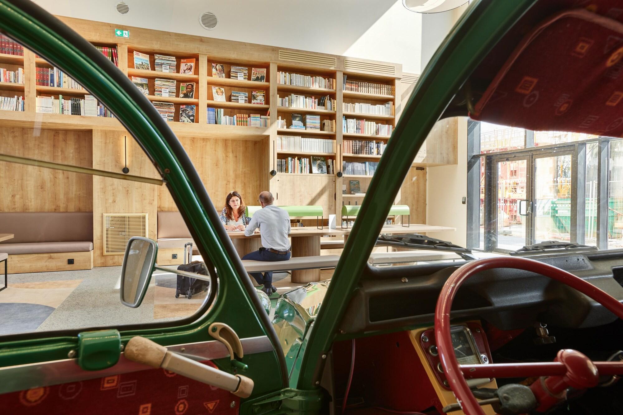 Vista Lobby ibis Styles La Roche-sur-Yon