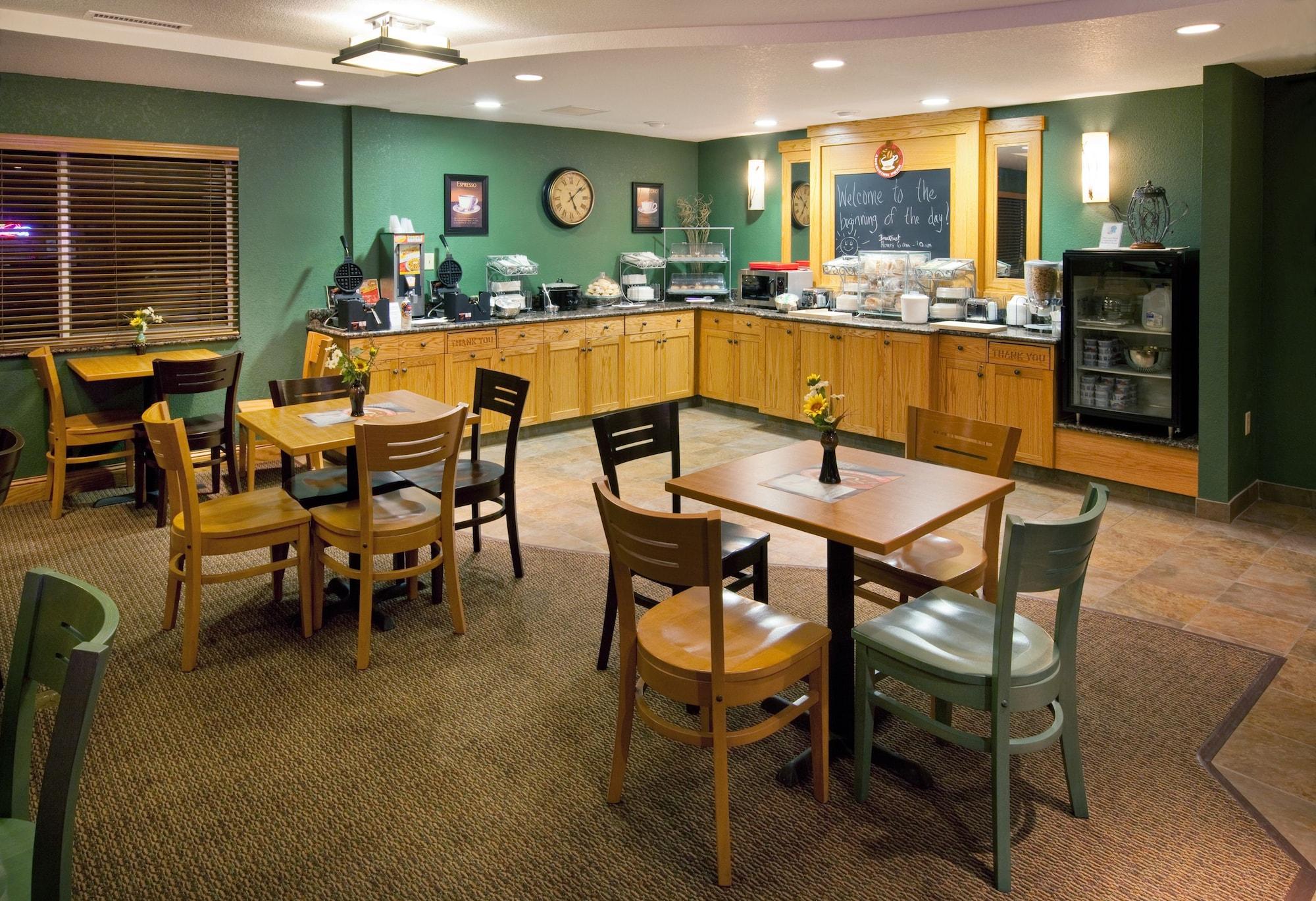 Restaurant AmericInn by Wyndham Osage