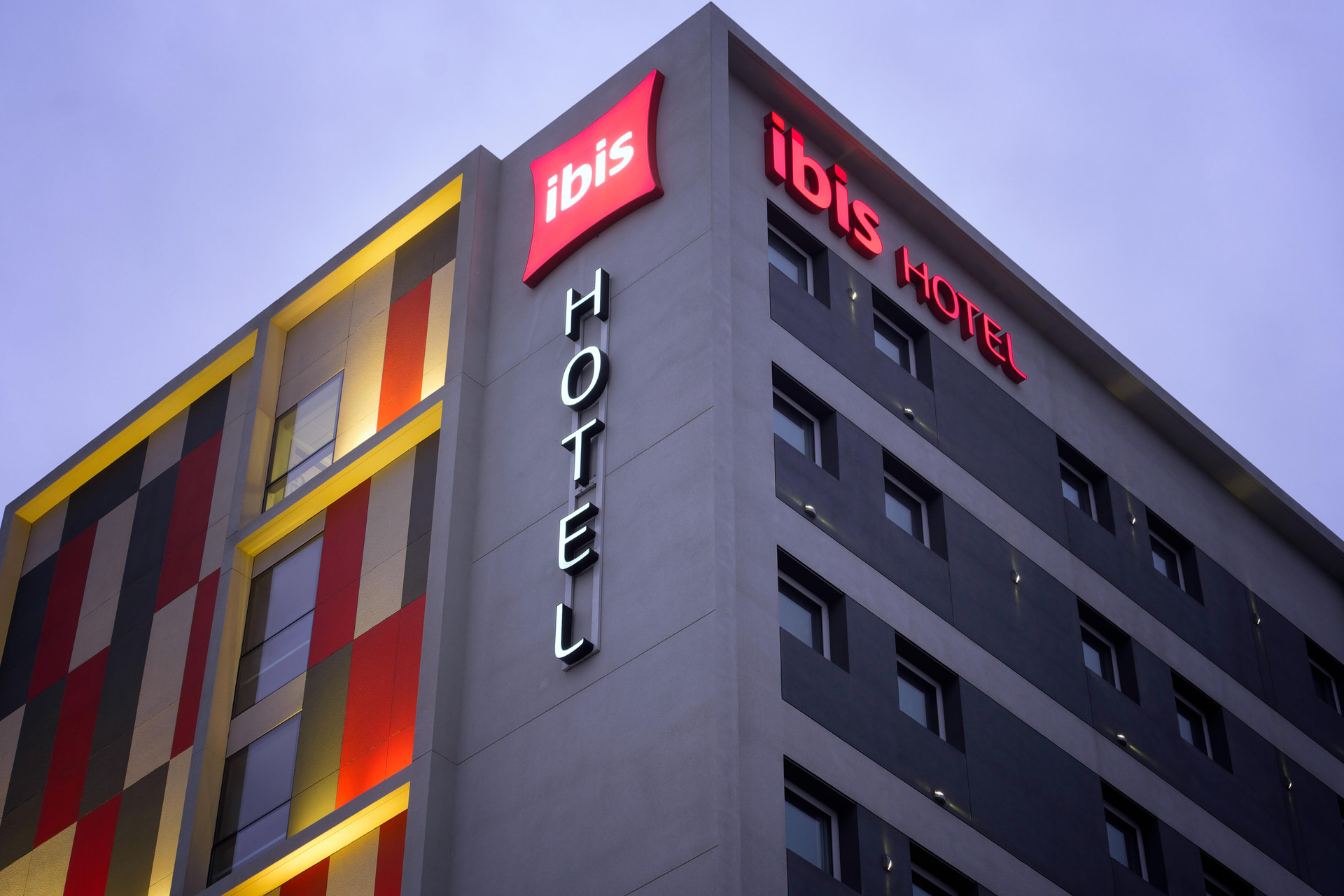 Vista Exterior ibis Trujillo