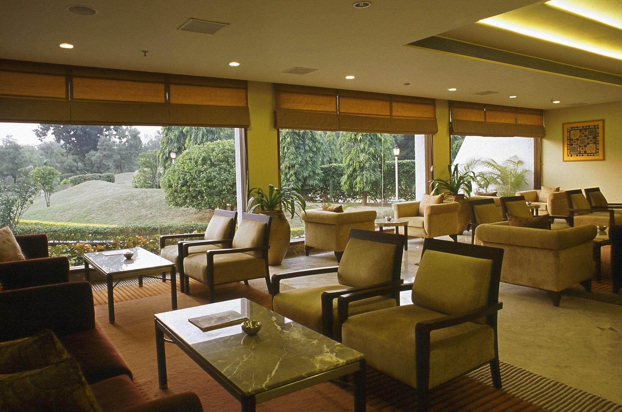 Vista Lobby Radisson Hotel Khajuraho