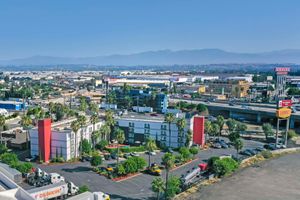 Alojamiento - Best Western Plus Commerce Hotel
