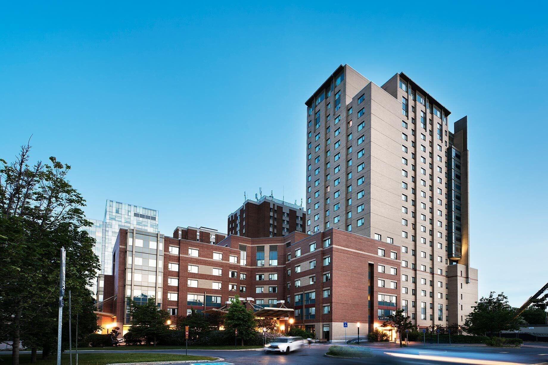 Vista Exterior University of Ottawa Residence