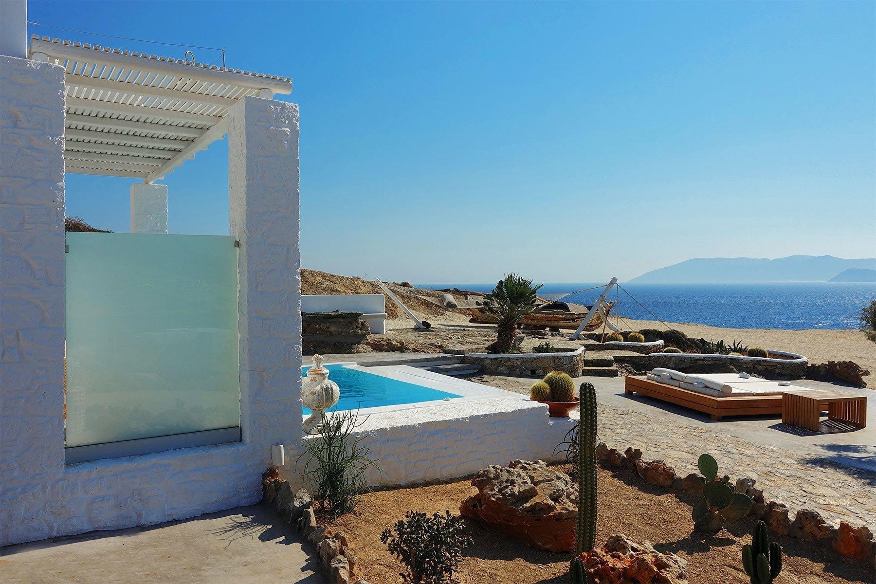 Varios Onar Suites & Villas