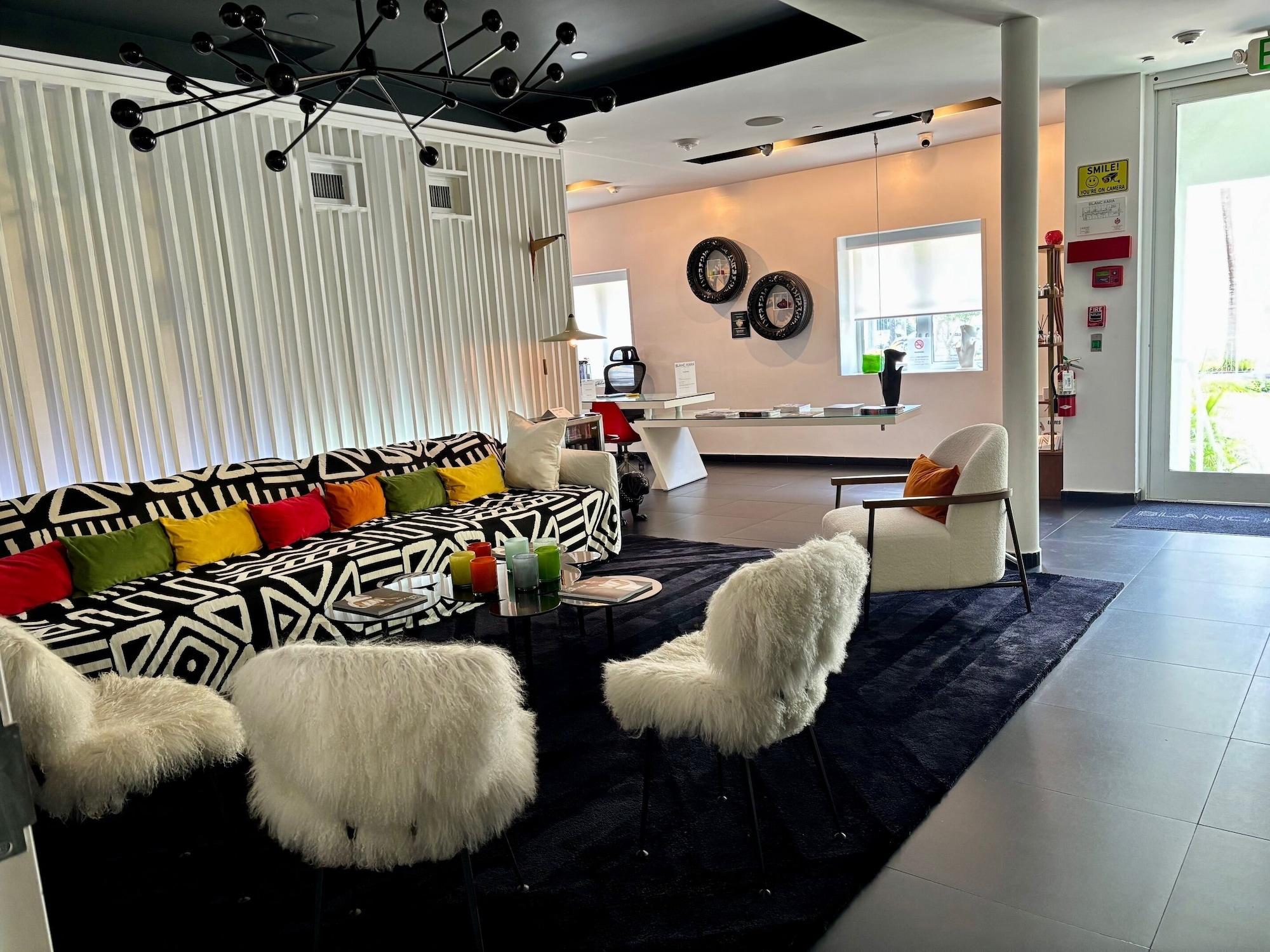 Vista Lobby Blanc Kara