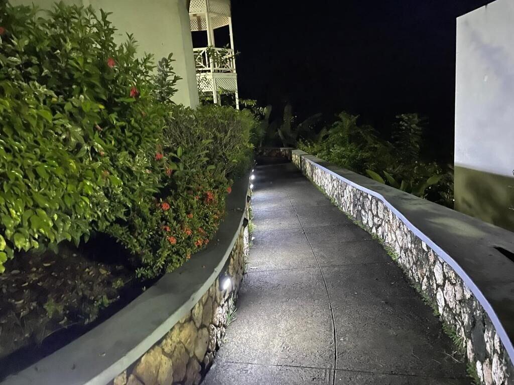 Vista Exterior Humming Bird Holiday Retreat