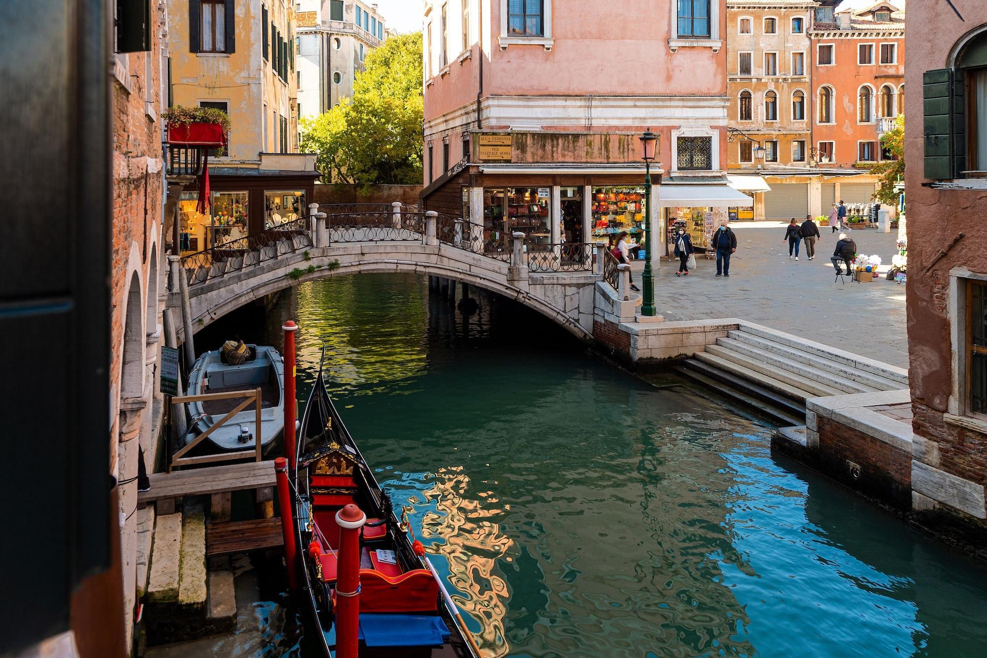 Vista Exterior Hotel Al Vagon