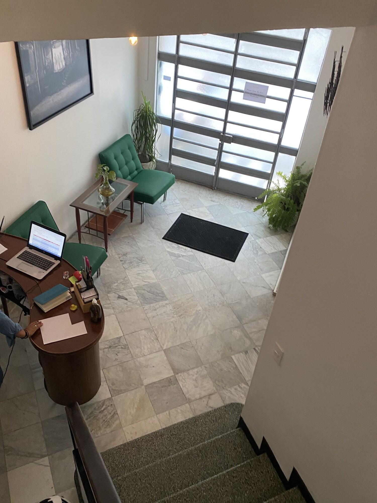 Vista Lobby Edificio Art Deco en Roma Norte