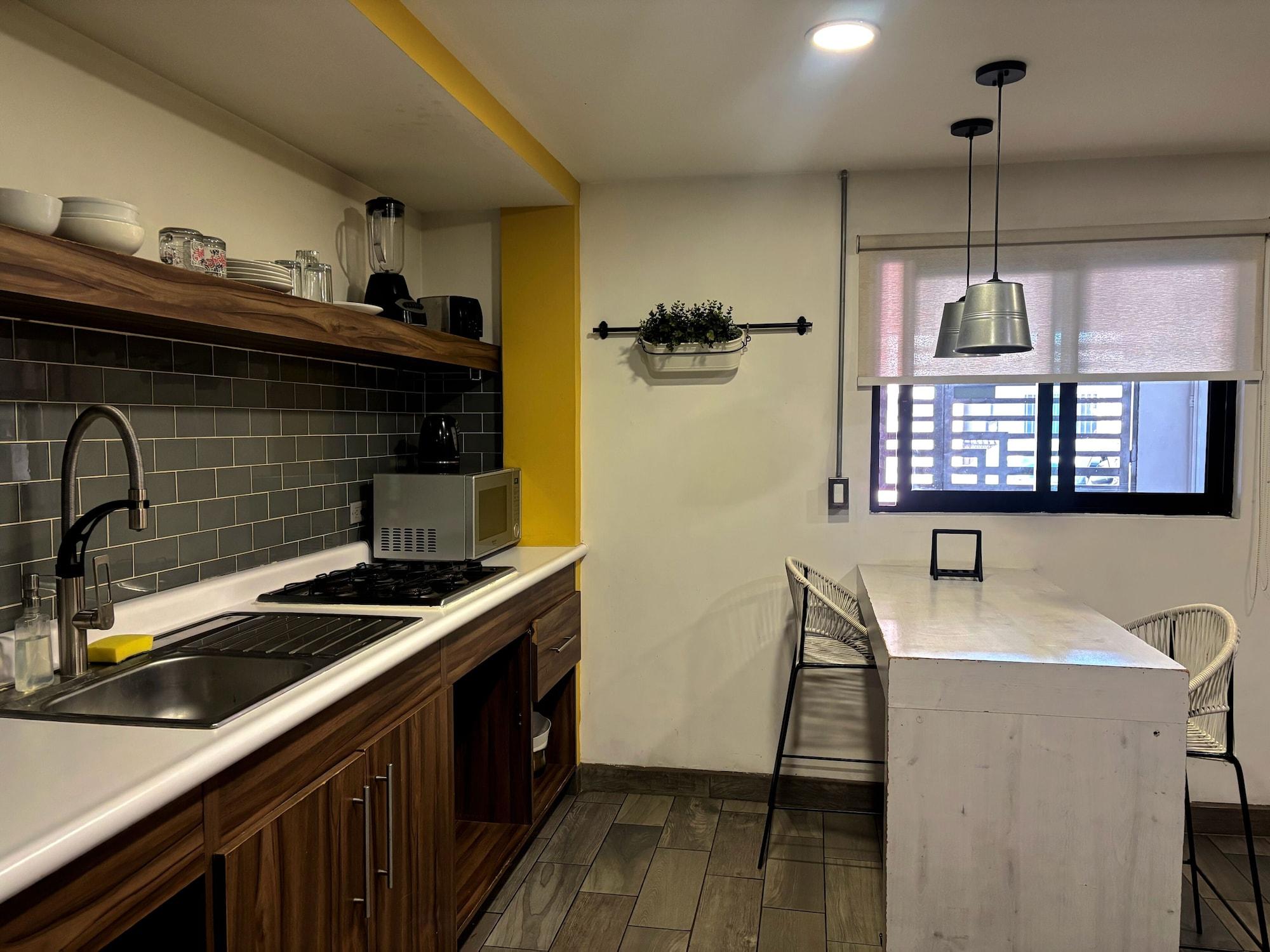 Equipamiento de Habitación TJ Border Suites by Hosted by Me