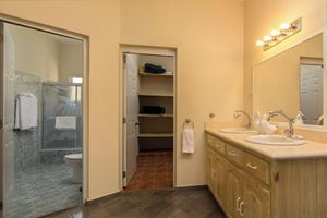 Alquiler Vacacional - Ocean view, large pool, waterfall, cinema, gym, near the beach, STAFF INCLUDED.