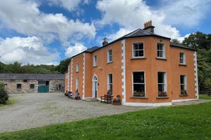 Alojamiento - Clone House