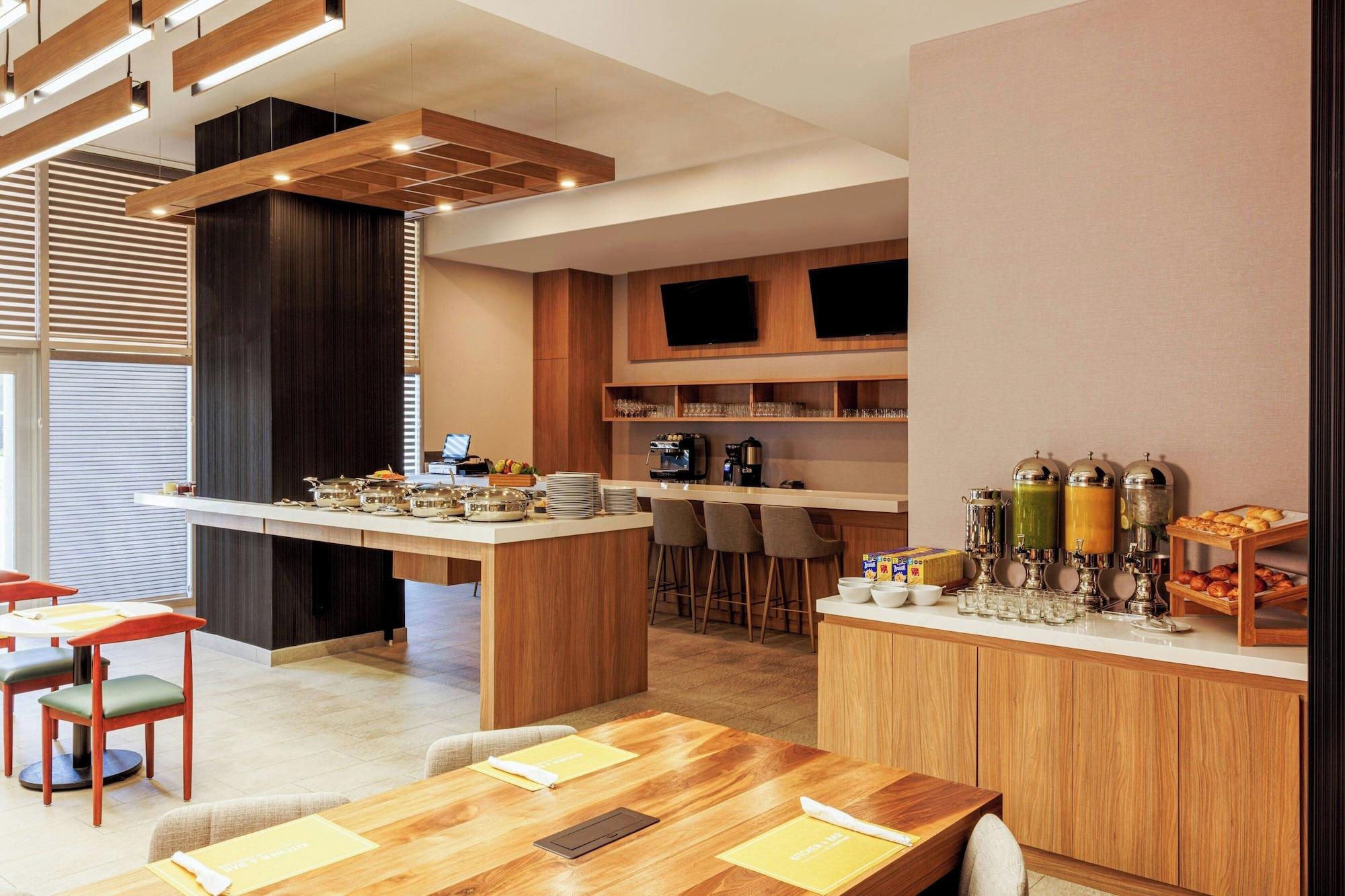 Bar/Salón Courtyard by Marriott Mexicali