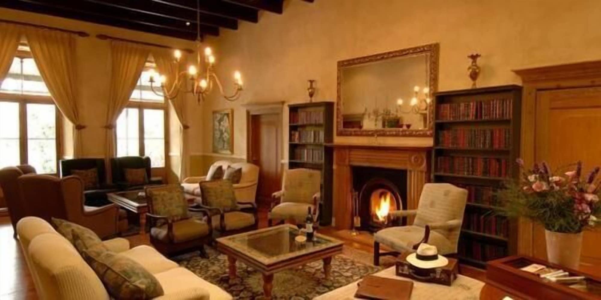 Vista Lobby Pontac Manor Hotel
