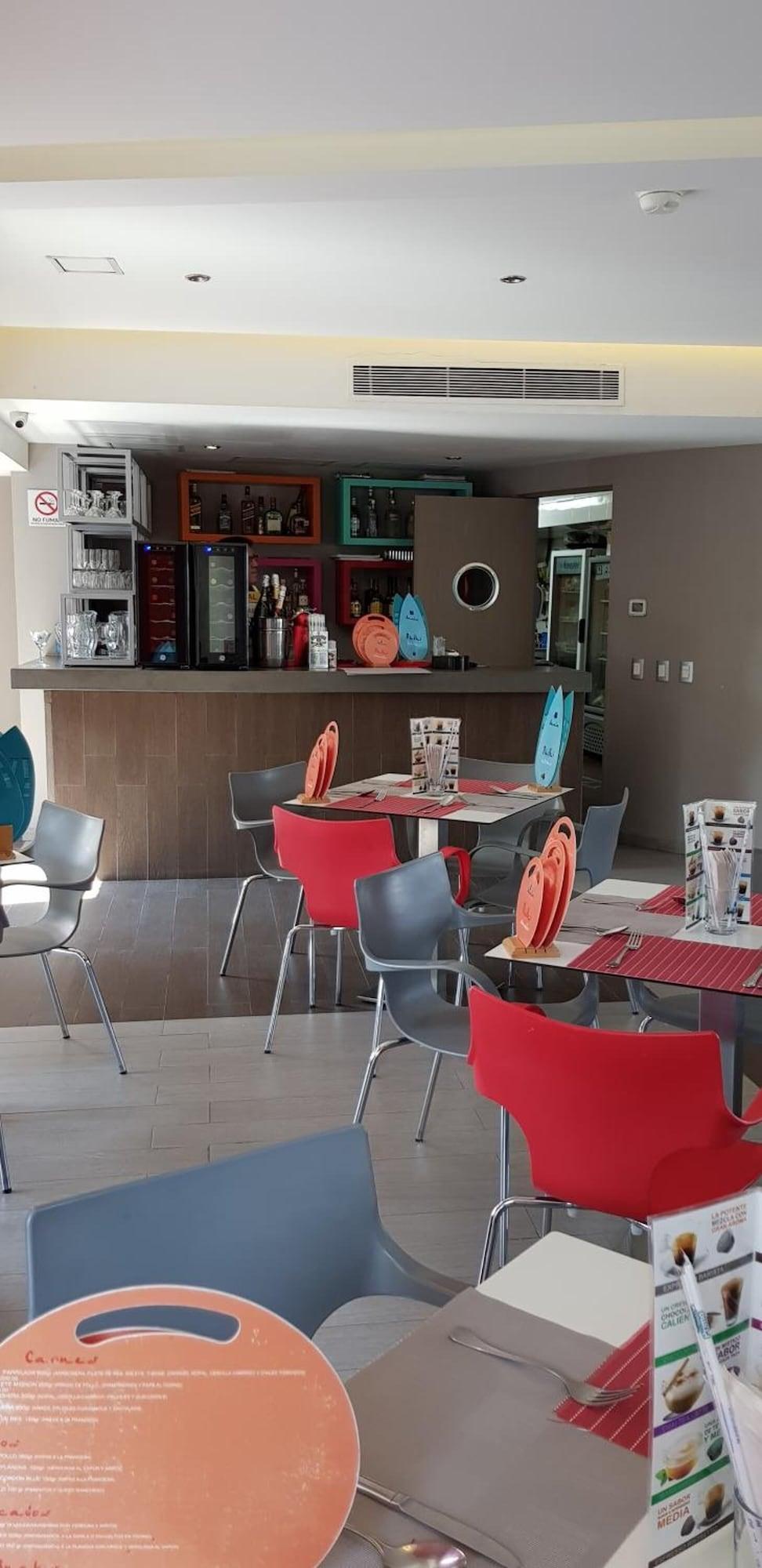 Bar/Salón Hotel Amala