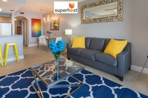 Alquiler Vacacional - Incredible Water View Only 1 mile from Disney! Sleeps up to 6, Free Parking