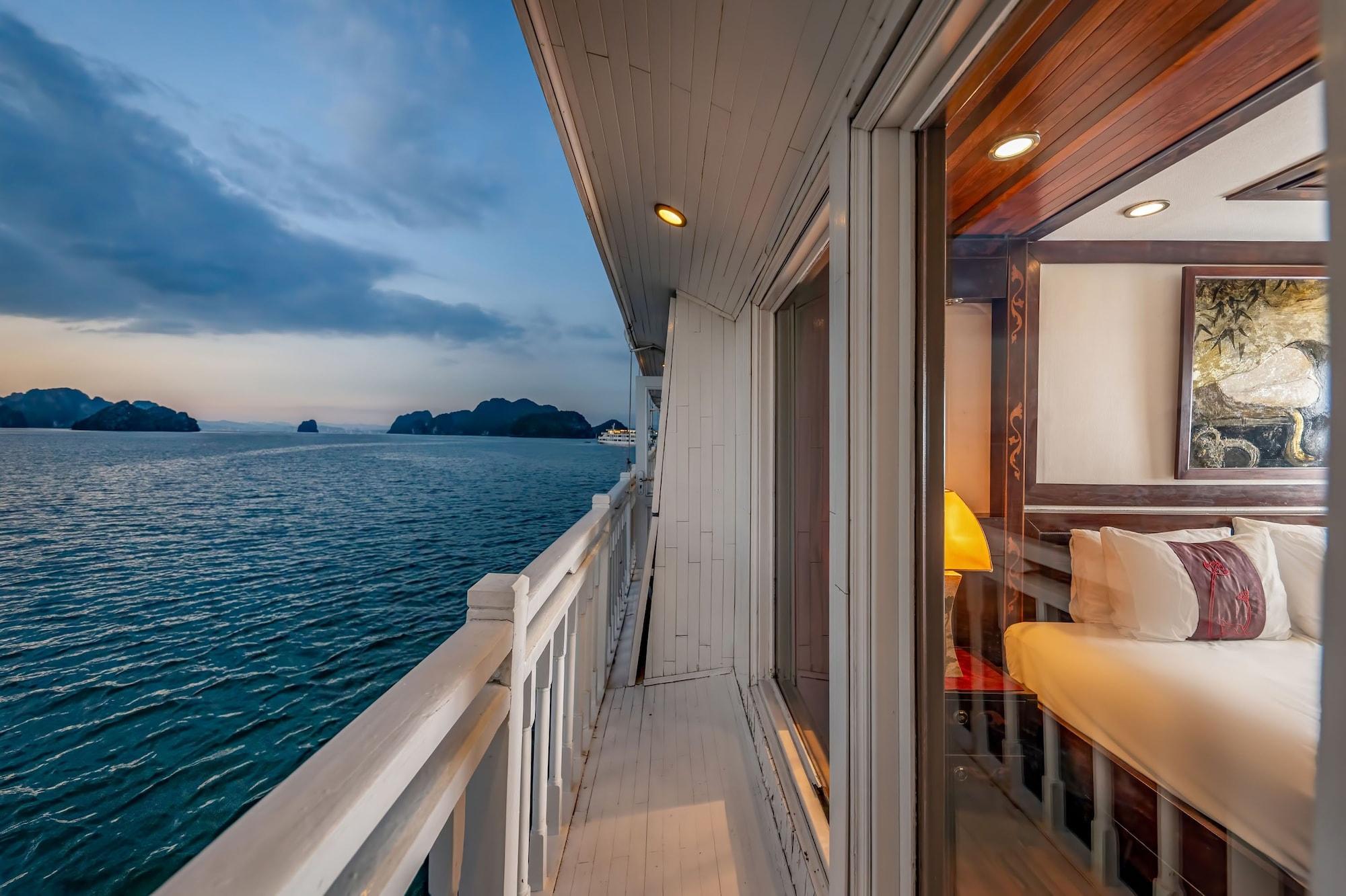 Playa Indochina Sails Ha Long Bay