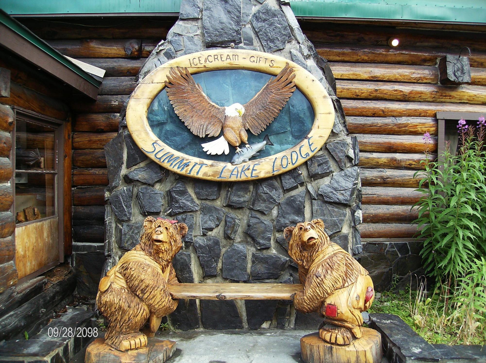 Vista Exterior Summit Lake Lodge