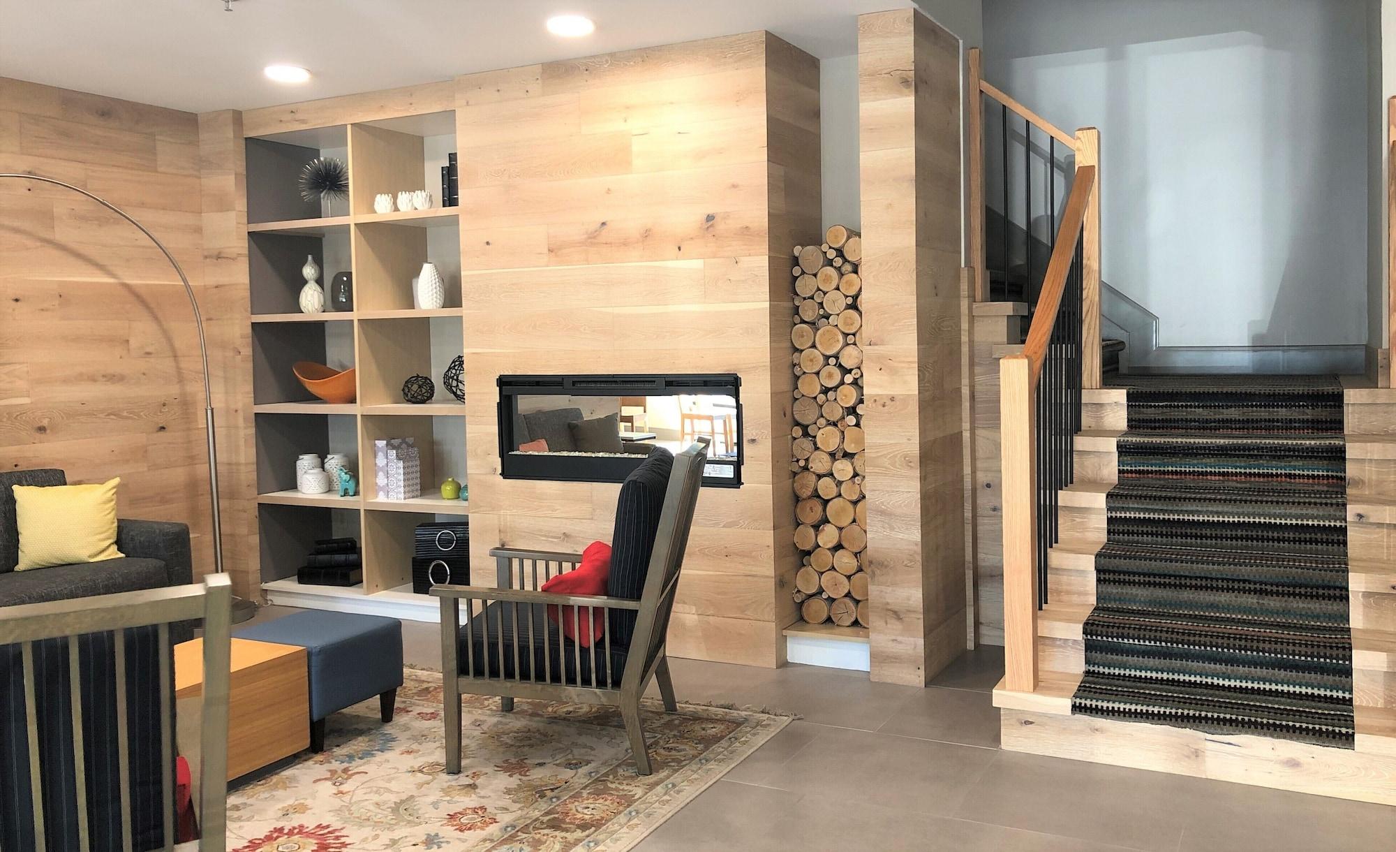 Vista Lobby Country Inn & Suites by Radisson, Stone Mountain, GA