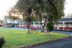 Alojamiento - Colonial Motel
