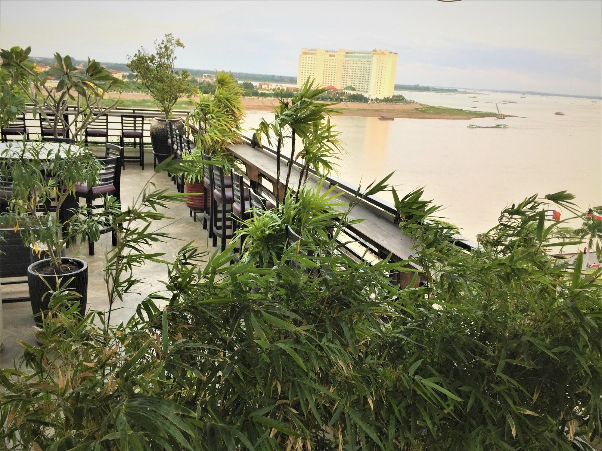 Bar/Salón Le Grand Mekong Hotel