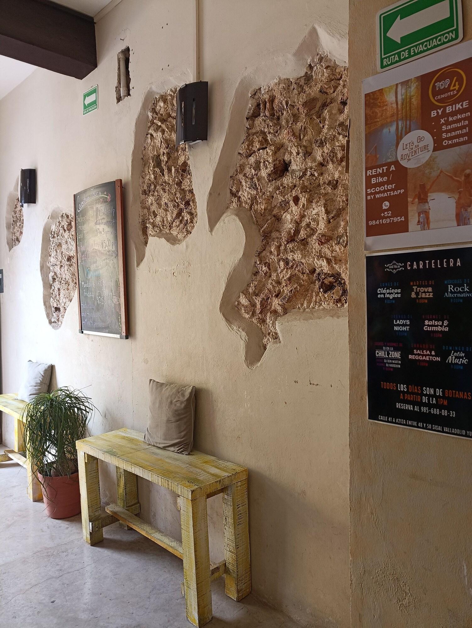 Vista Lobby HOSTEL VALLADOLID 48