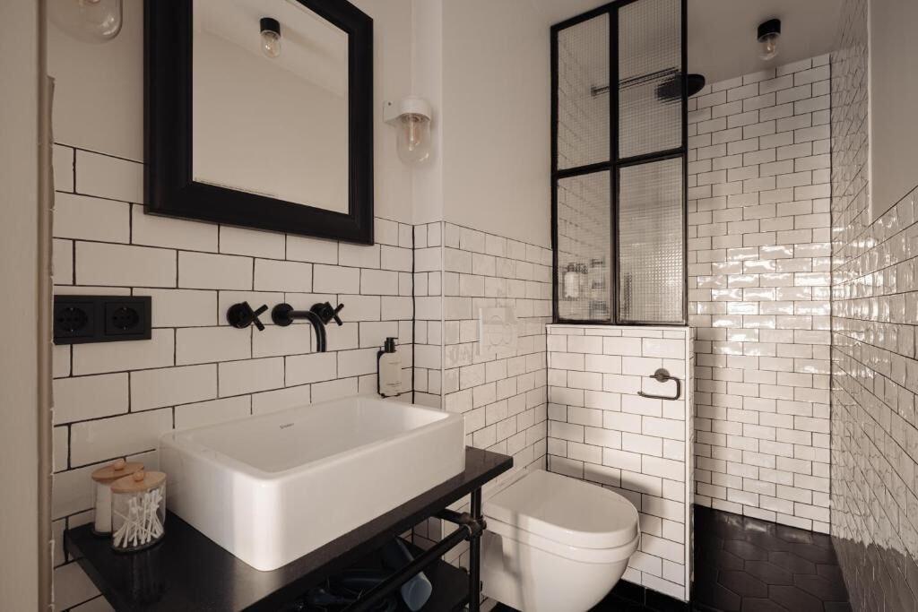 Equipamiento de Habitación Adam Downtown