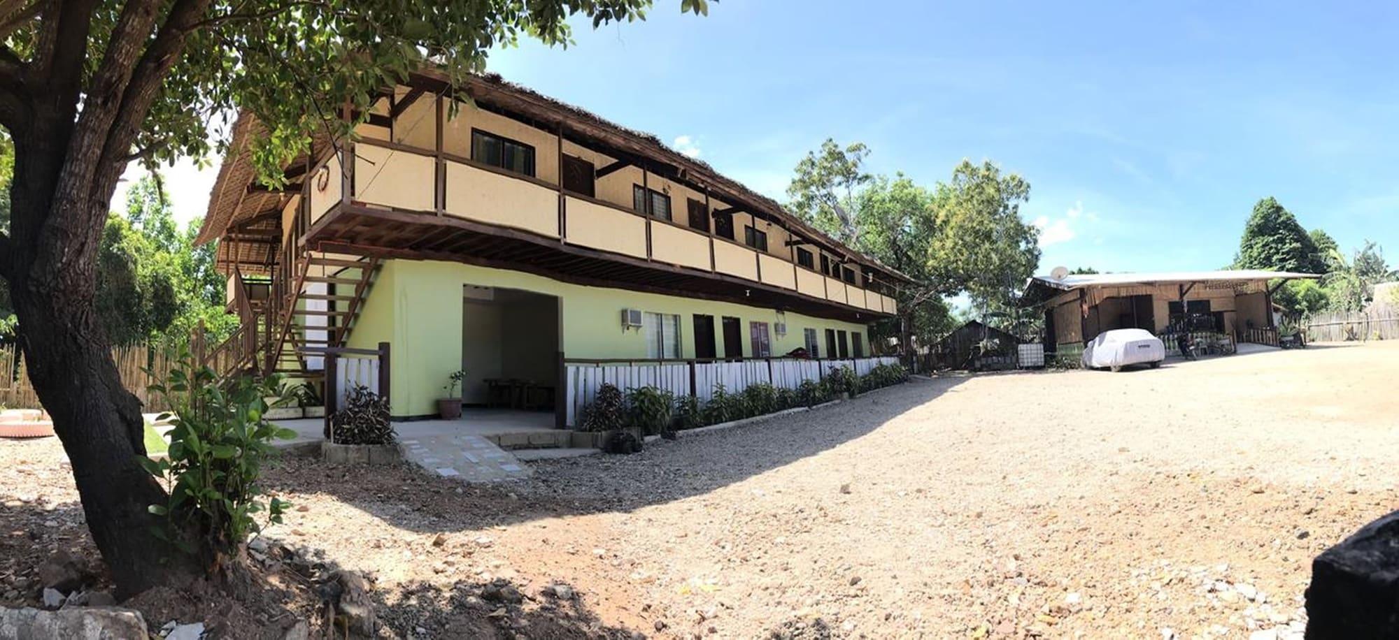 Varios King's Lodging House and Restaurant