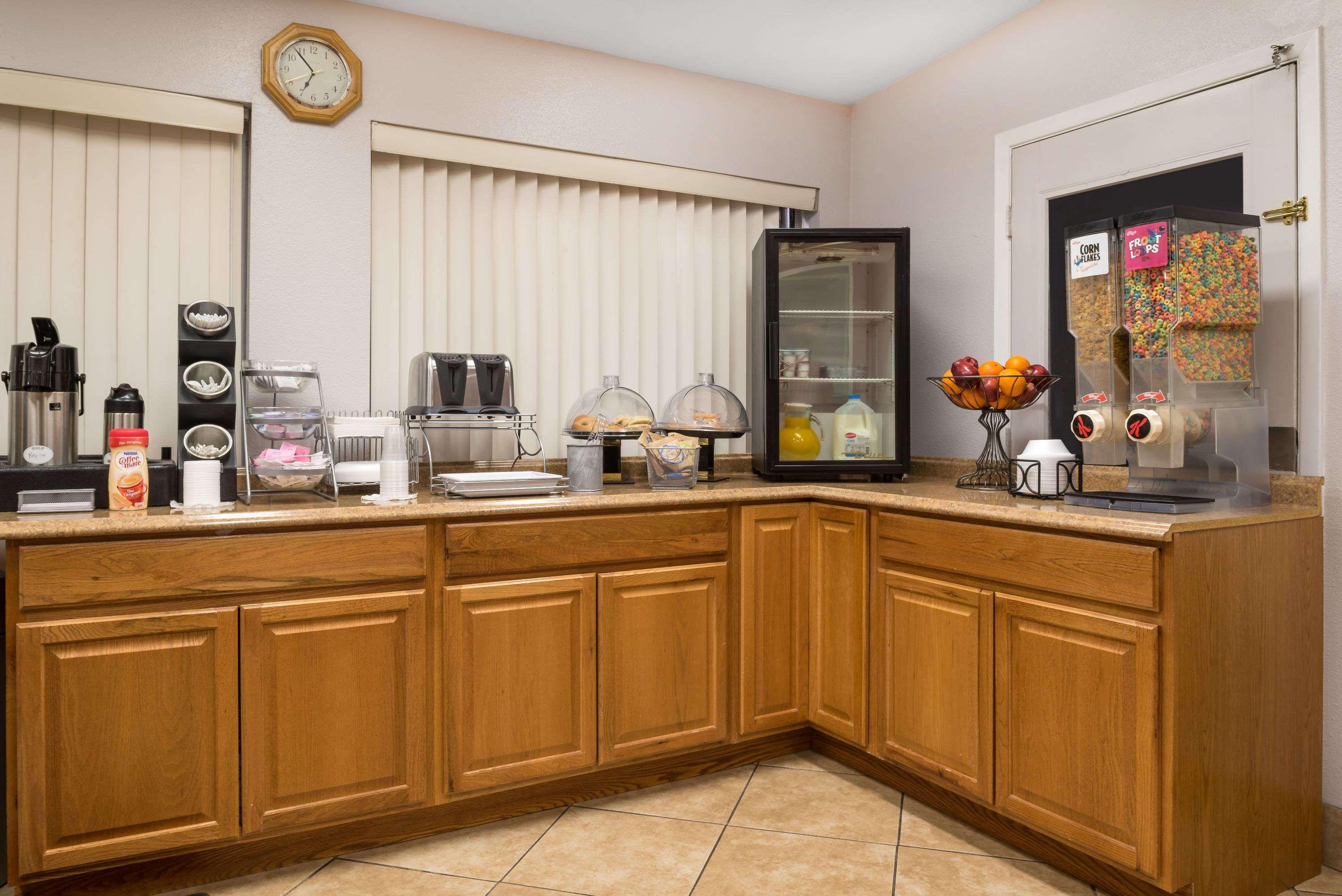 Restaurant Travelodge by Wyndham Klamath Falls