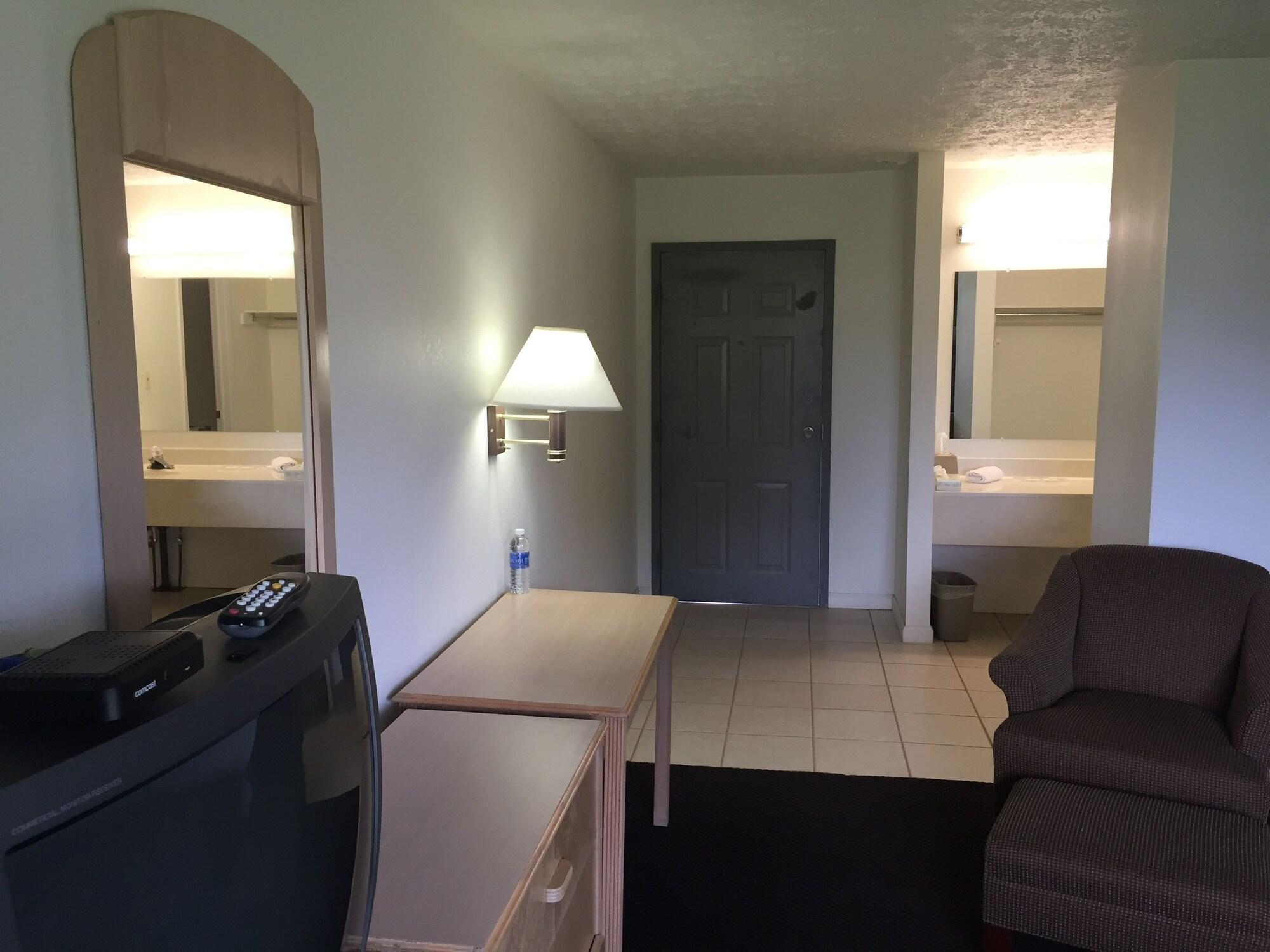 Varios Economy Inn Lafayette
