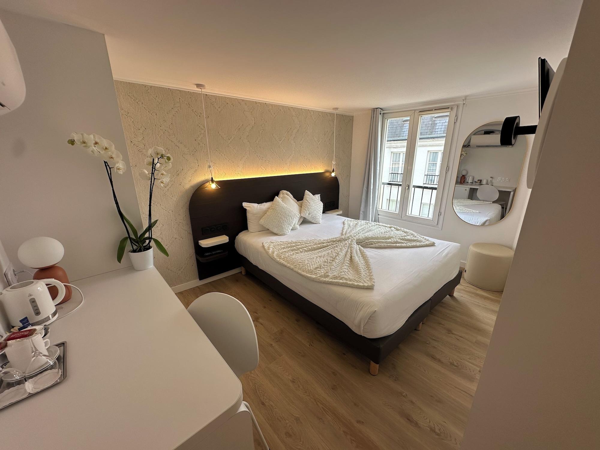 Varios Opera Deauville Hotel