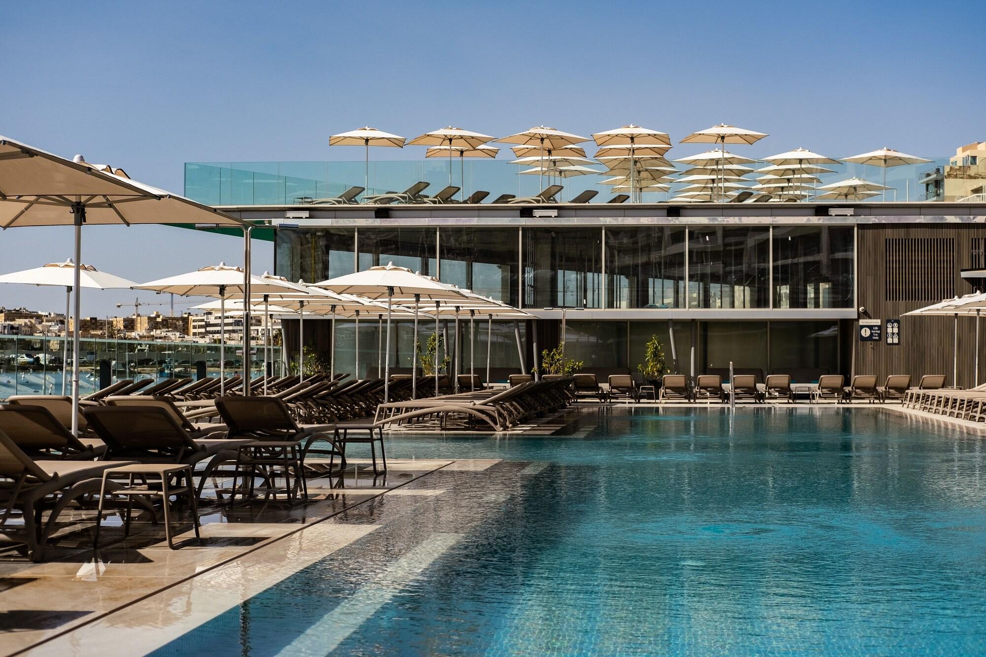 Varios Strand Suites By Neu Collective