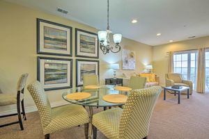 Alquiler Vacacional - Inviting Branson Condo w/ Outdoor Dining Area