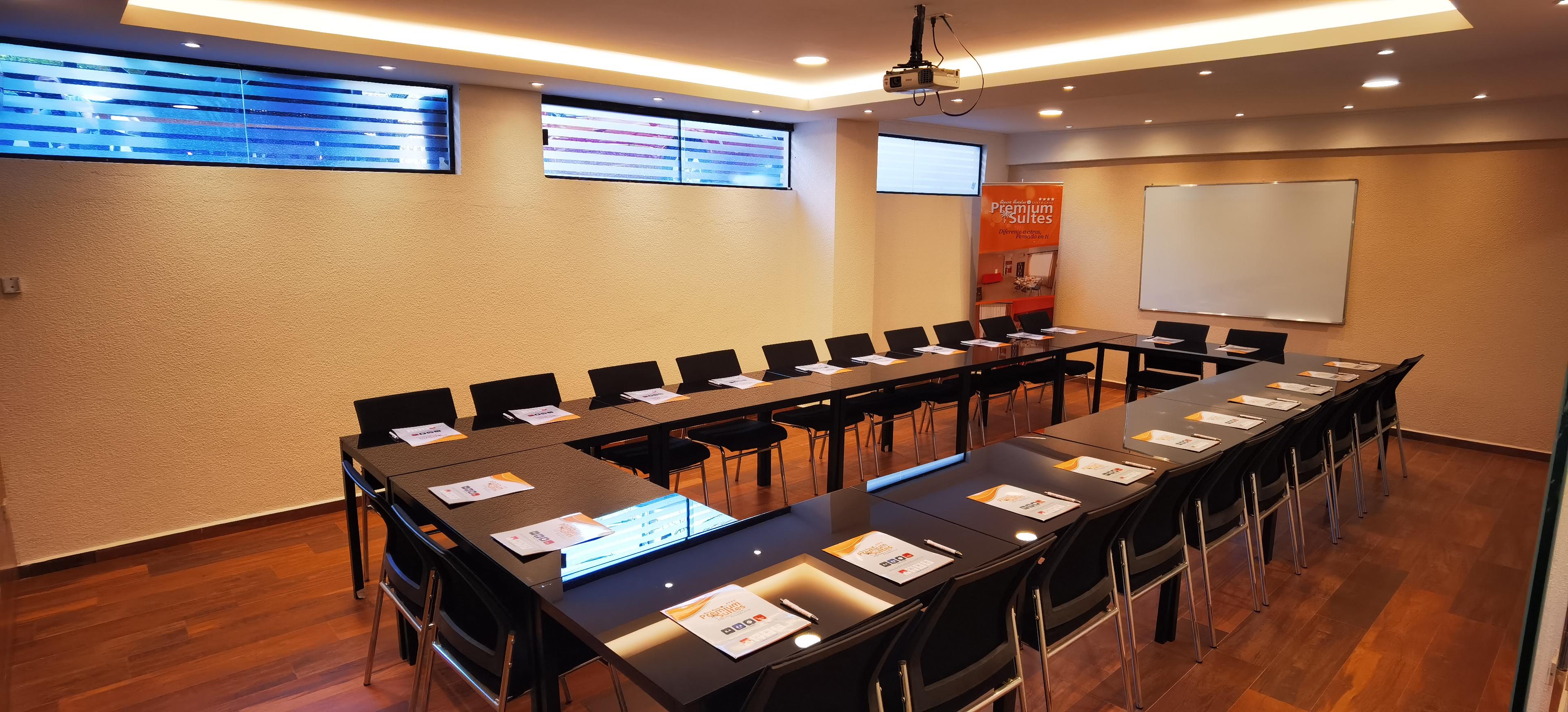 Sala de Reuniones Apart Hotel Premium Suites Santa Cruz
