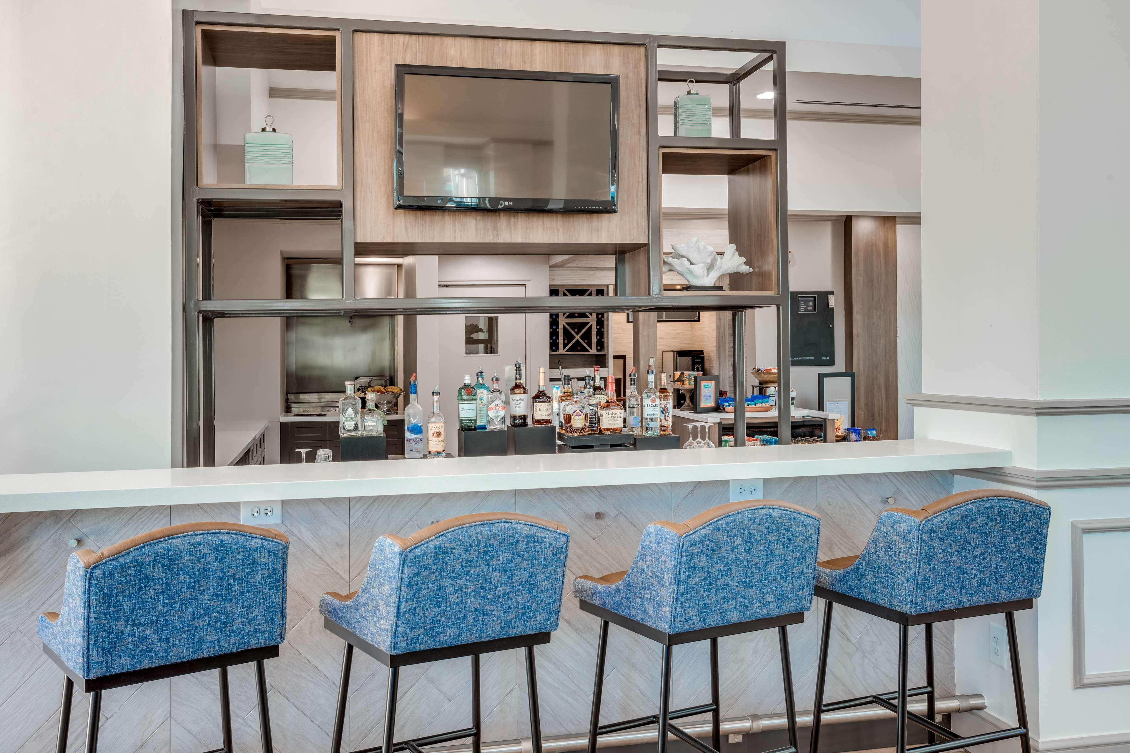 Bar/Salón Hilton Garden Inn Cincinnati/Sharonville
