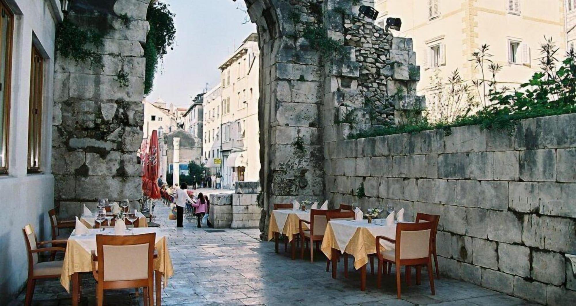 Restaurant Tifani Luxury Rooms 2