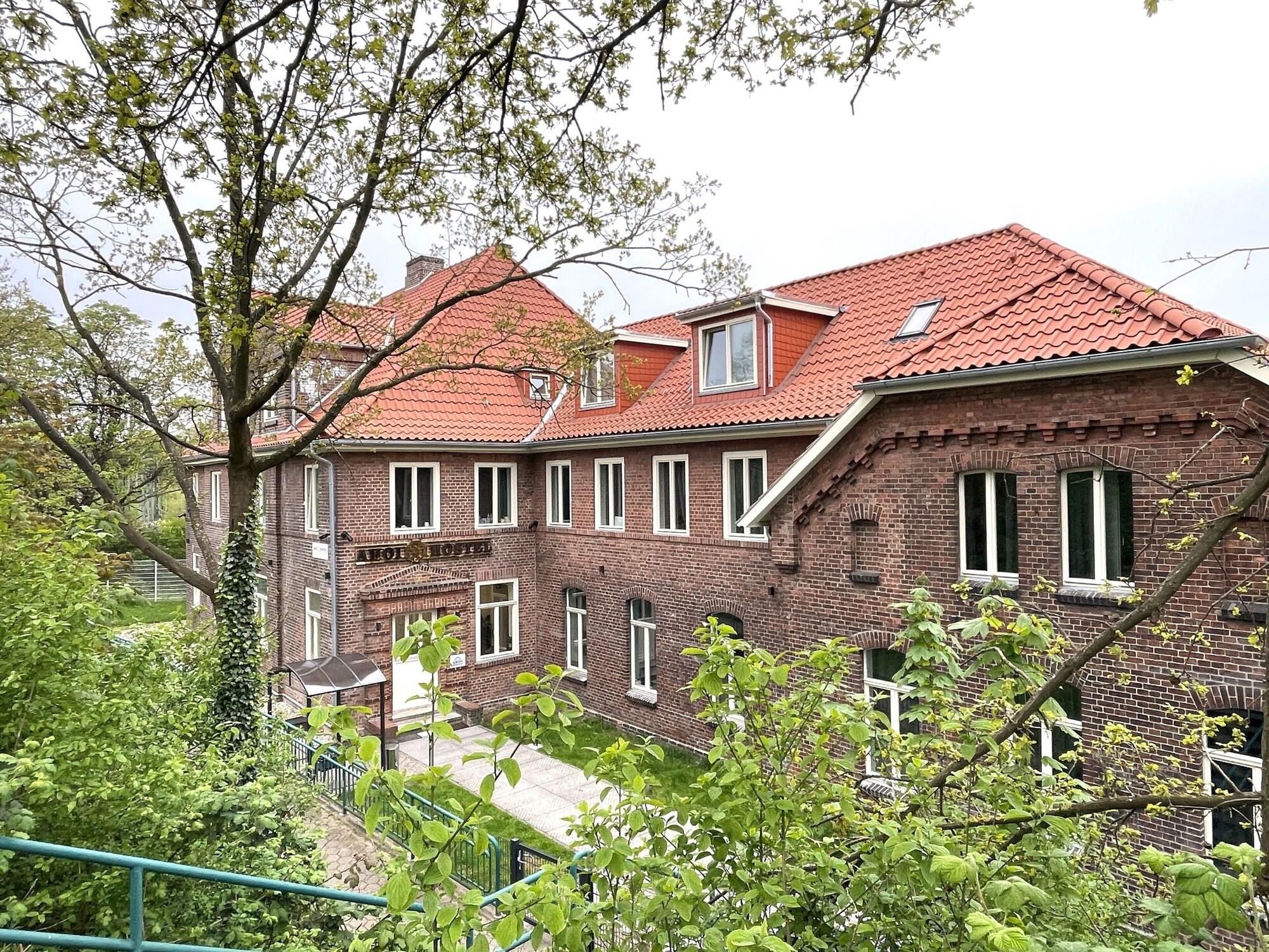 Varios Ahoi Hostel