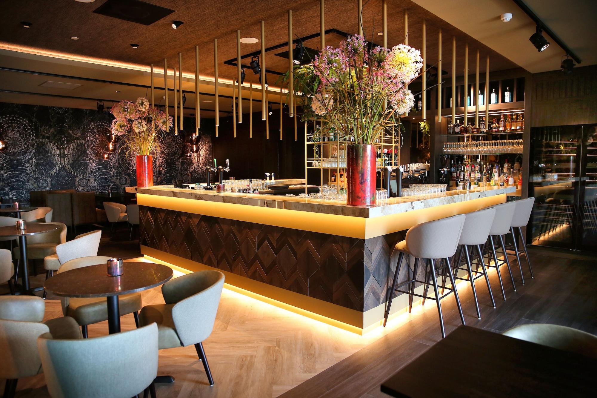 Bar/Salón Van der Valk Hotel Duiven near Arnhem A12