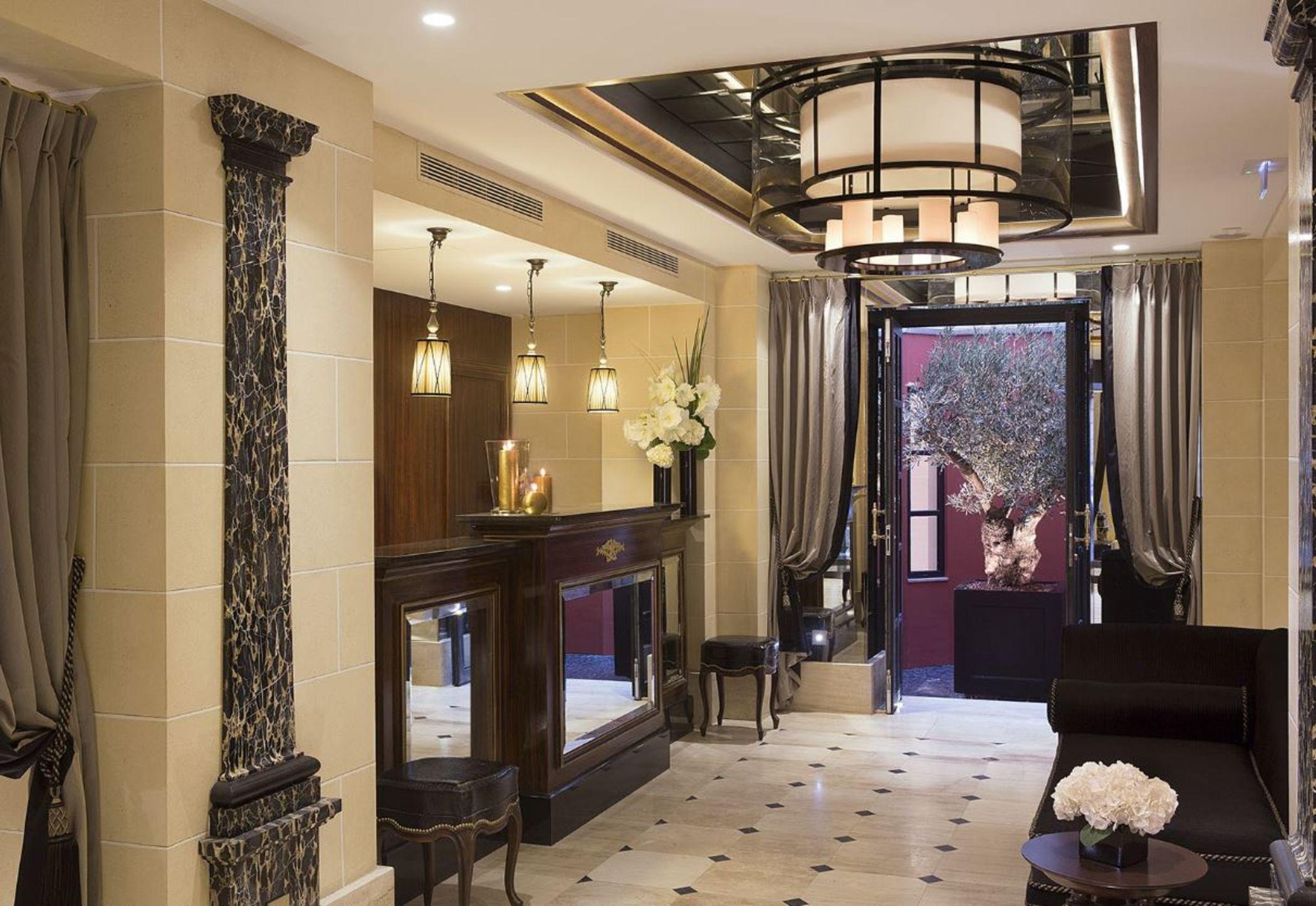 Vista Lobby Belmont