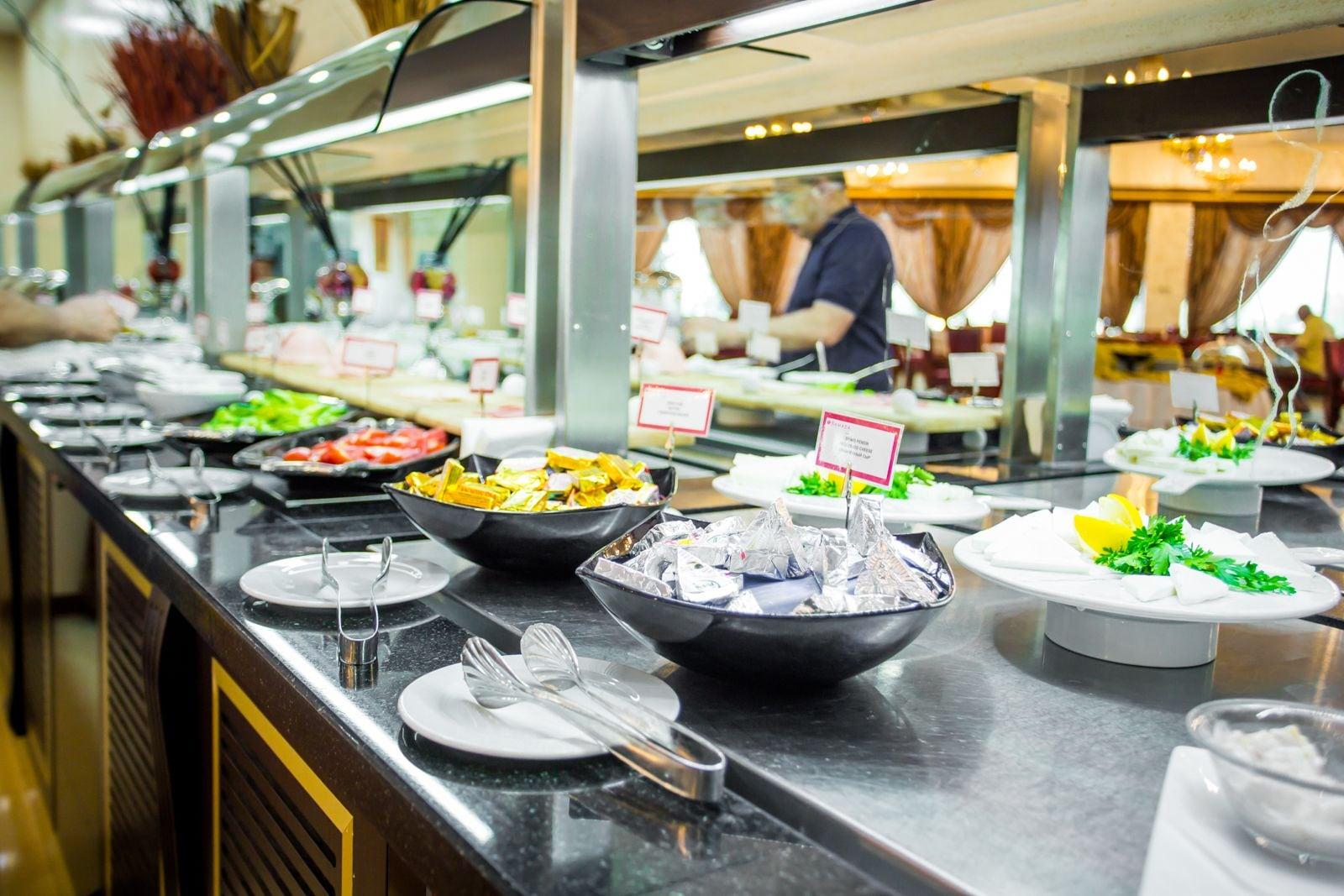 Restaurant Ramada Plaza by Wyndham Gence