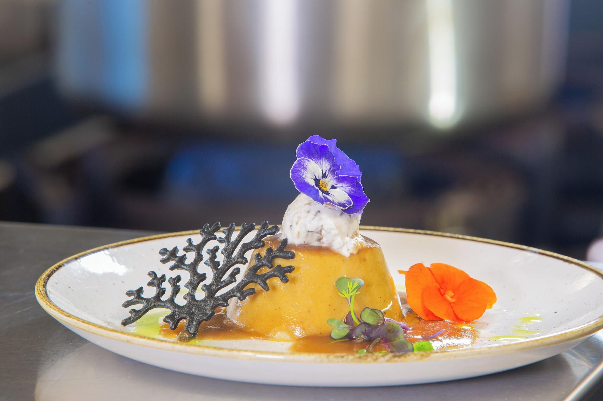 Restaurant Ramada by Wyndham Madrid Getafe
