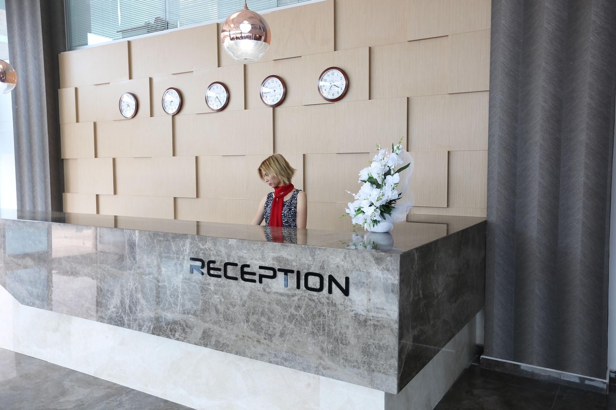 Vista Lobby Elips Royal Hotel & Spa