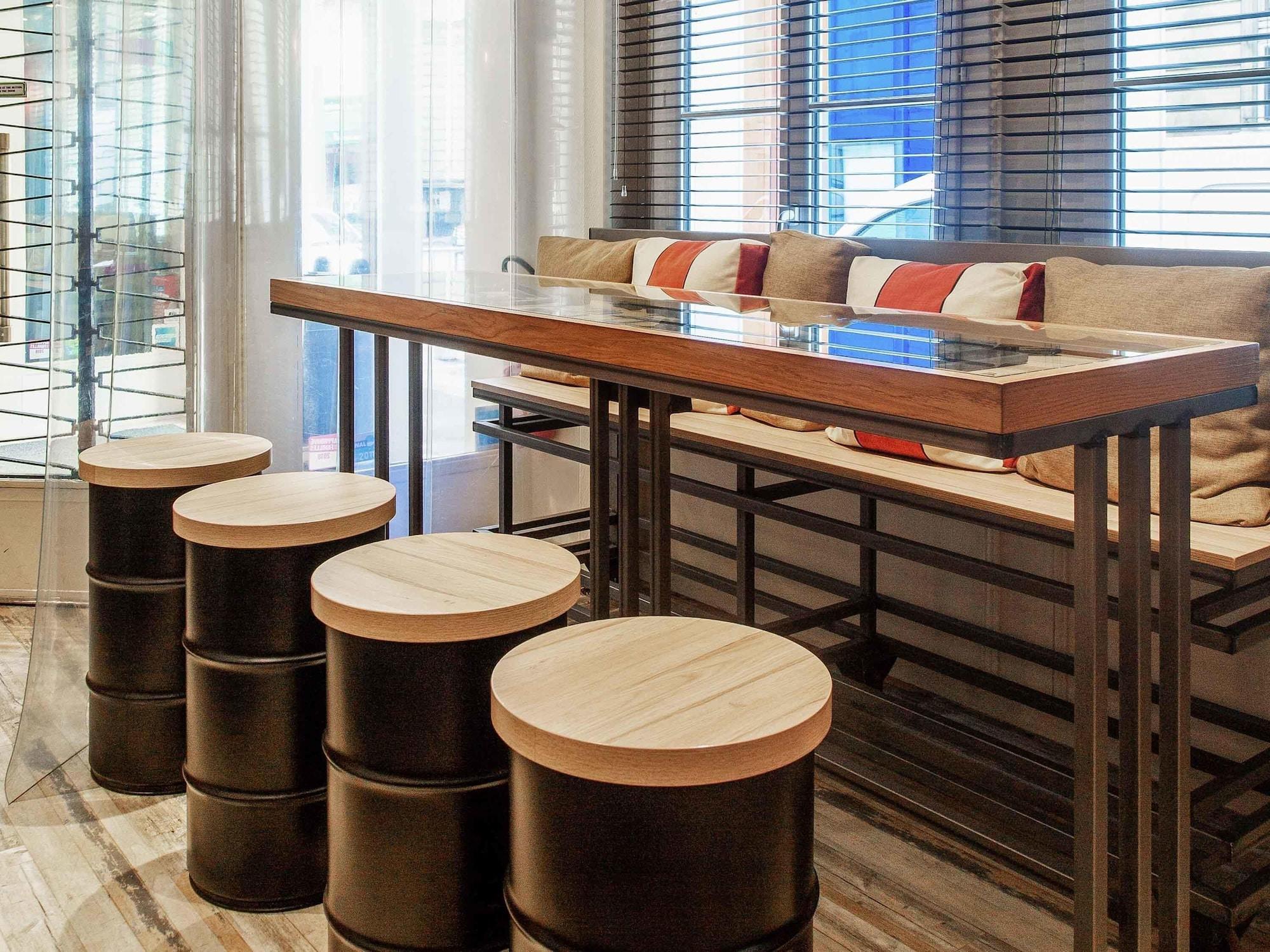 Bar/Salón Ibis Styles Paris Mairie de Clichy