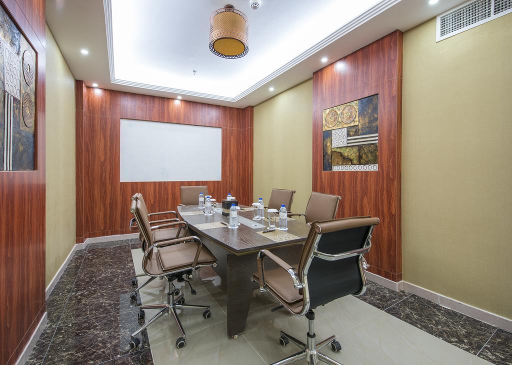 Centro de Negocios Royal Tulip Hotel ex Al Farej