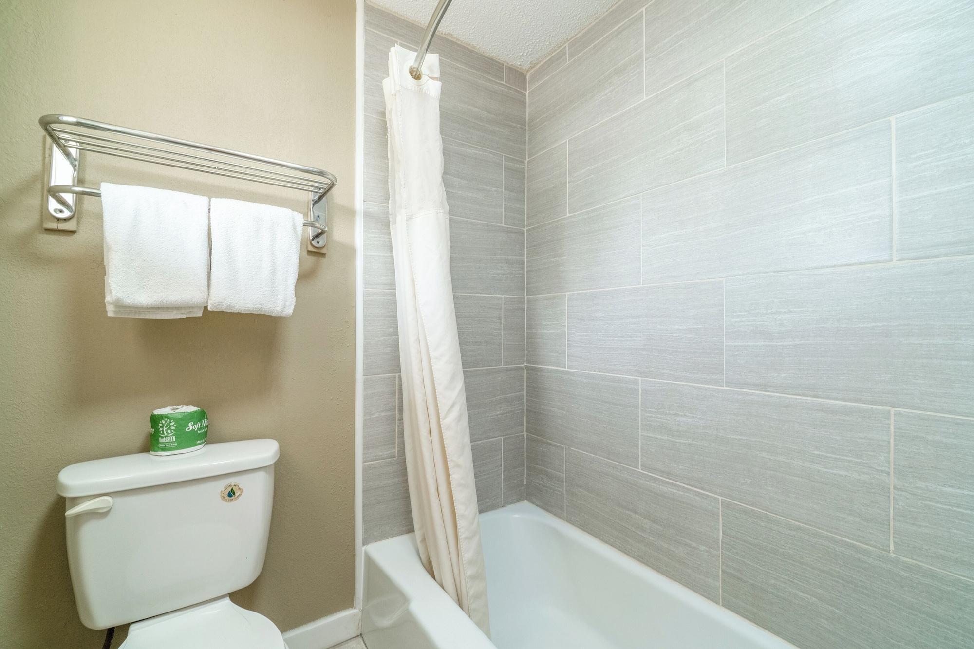 Equipamiento de Habitación Deluxe Inn & Suites By OYO Miami OK