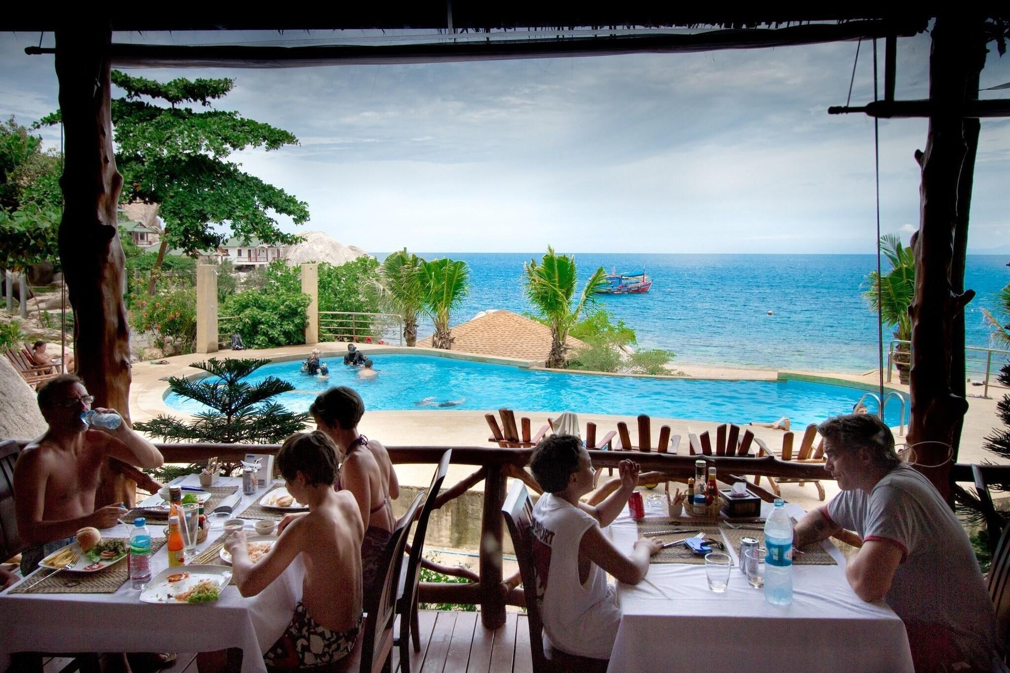 Restaurant Montalay Beach Resort Koh Tao