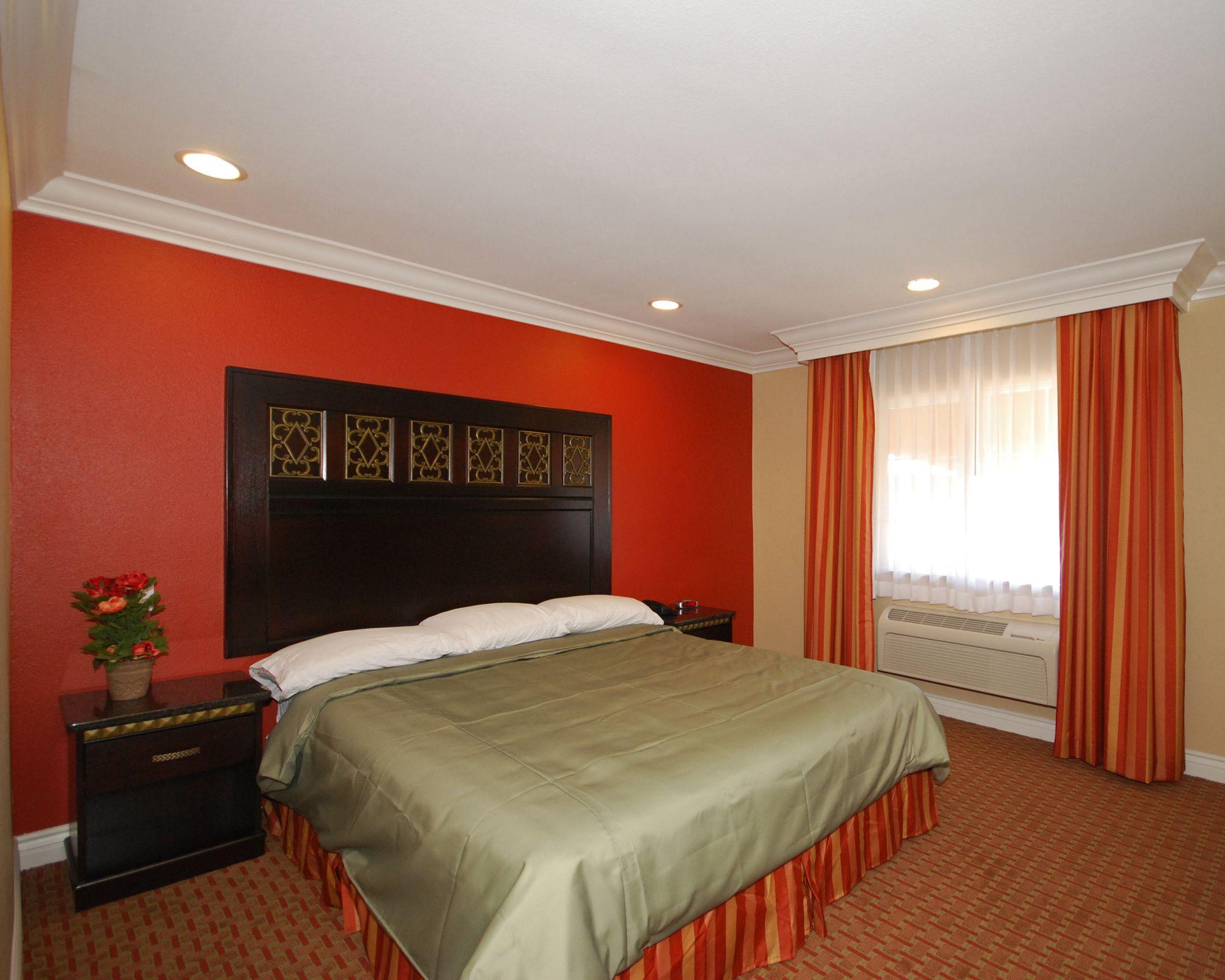 Guest room Rodeway Inn Near L.A. Live