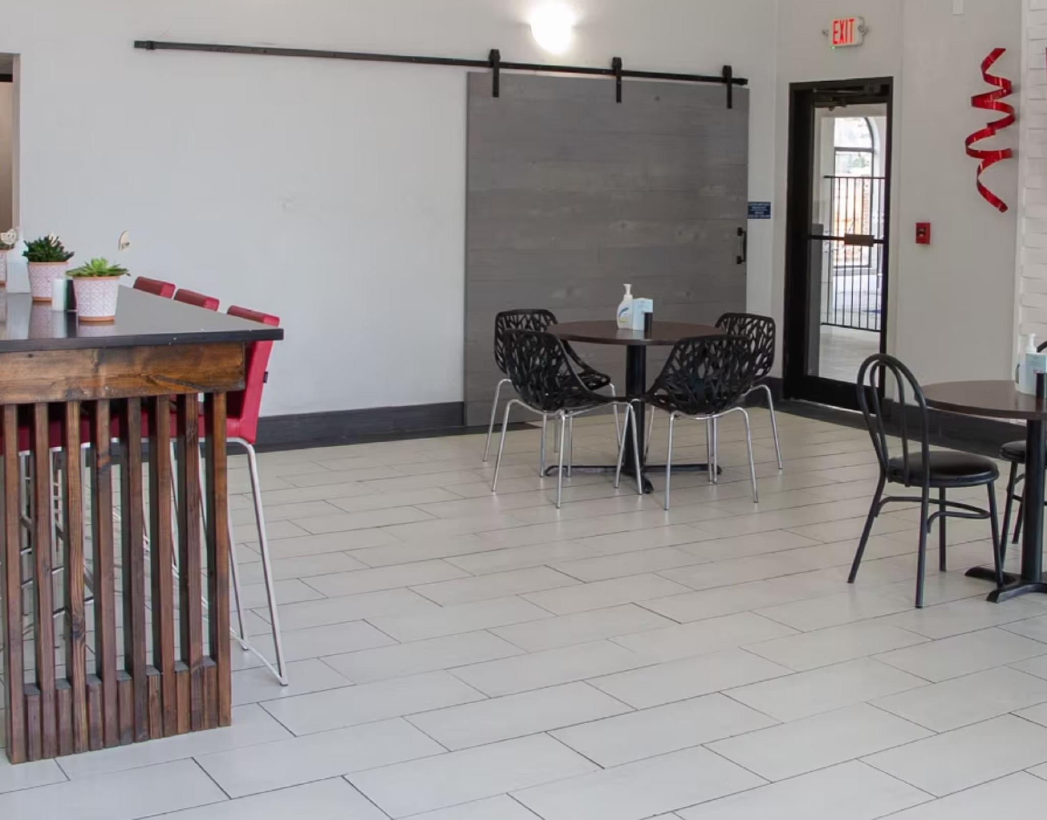 Vista Lobby Days Inn by Wyndham Amarillo - Medical Center