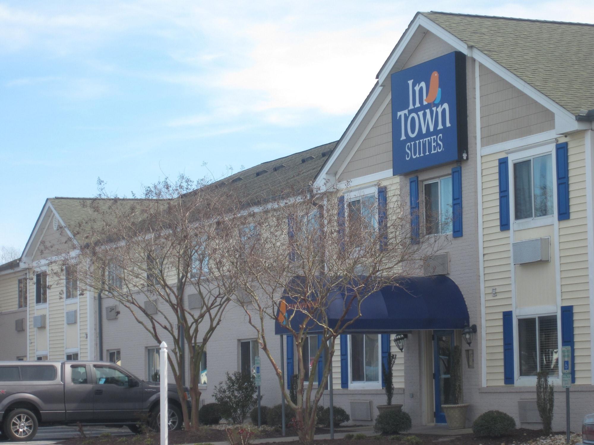 Vista Exterior InTown Suites Extended Stay Greenville
